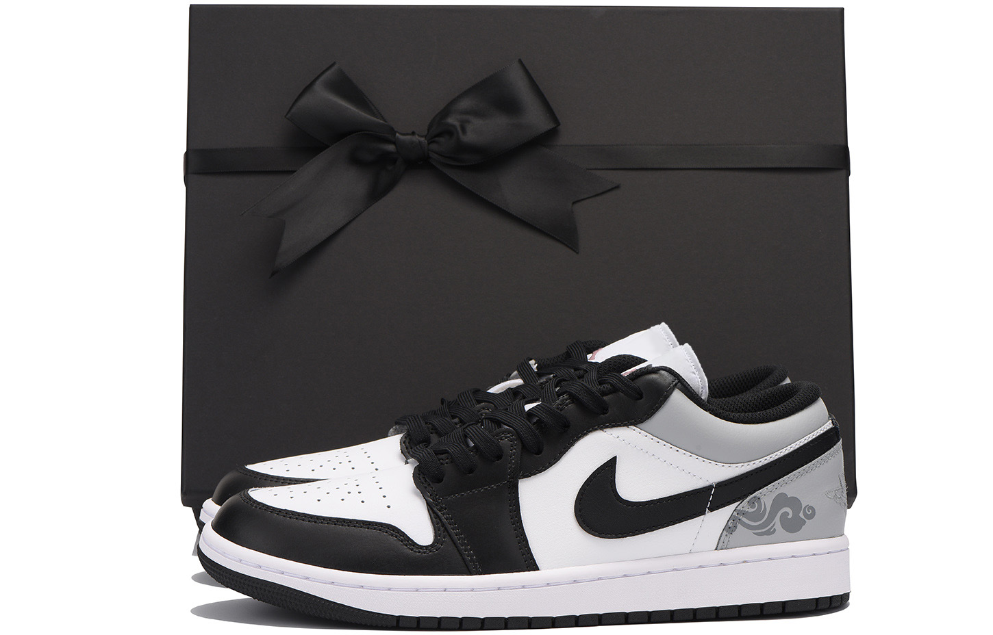 Jordan Air Jordan 1 Chestnut Low top Vintage Basketball Shoes Men’s Black Gray