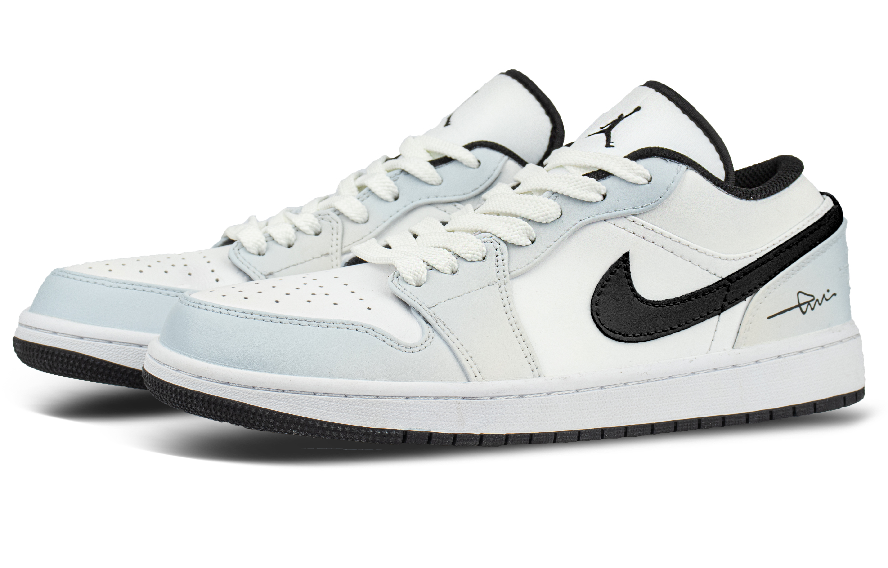 Jordan Air Jordan 1 Synthetic Leather Abrasion Resistant Low top Vintage Basketball Shoes Unisex Light Blue