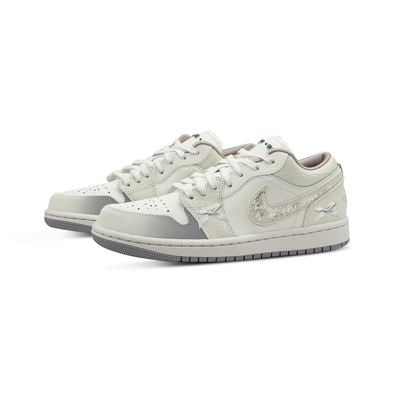 Jordan Air Jordan 1 Moonlight Silk Silver Feather Abrasion Resistant Low top Vintage Basketball Shoes Women’s