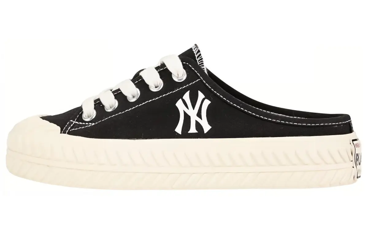 MLB Playball Slip-Resistant Closed Toe Slippers Unisex Black