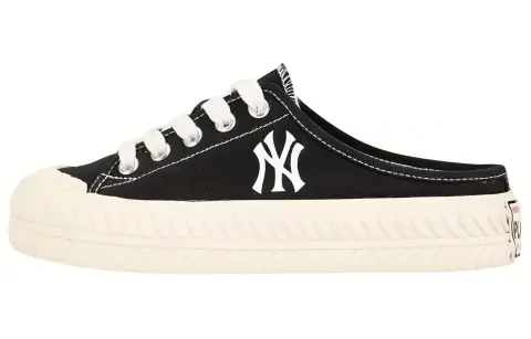 MLB Playball Slip-Resistant Closed Toe Slippers Unisex Black
