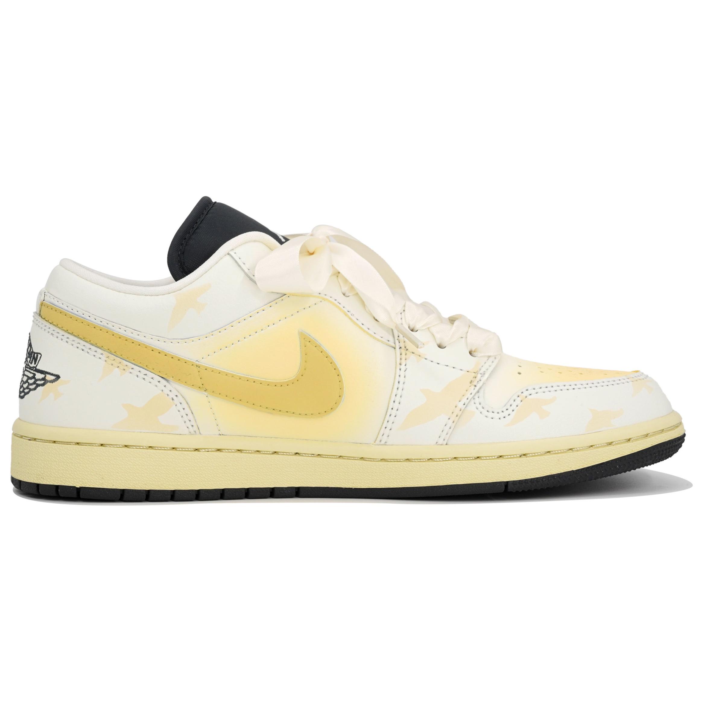 Jordan Air Jordan 1 Slip Resistant Abrasion Resistant Low top Vintage Basketball Shoes Women’s Beige Yellow