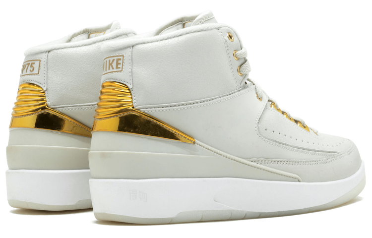Мужские кроссовки Jordan Air Jordan 2 Retro Quai 54 (серо-золотые) — 浅骨/白/金属黄金 — фото 3