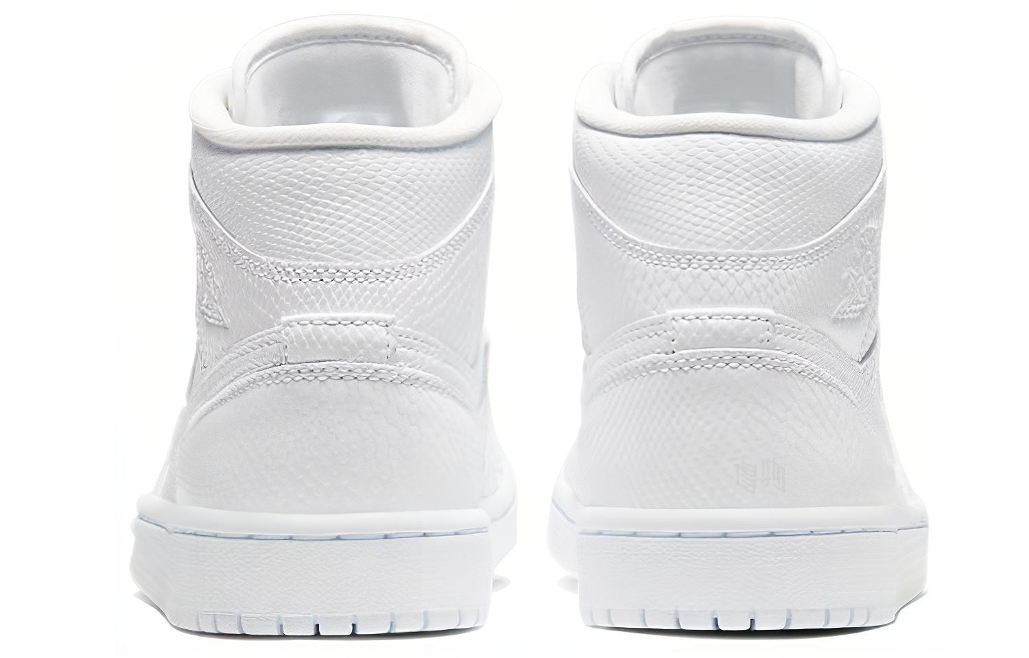 Женские кроссовки Jordan Air Jordan 1 Mid (белый) — фото 5