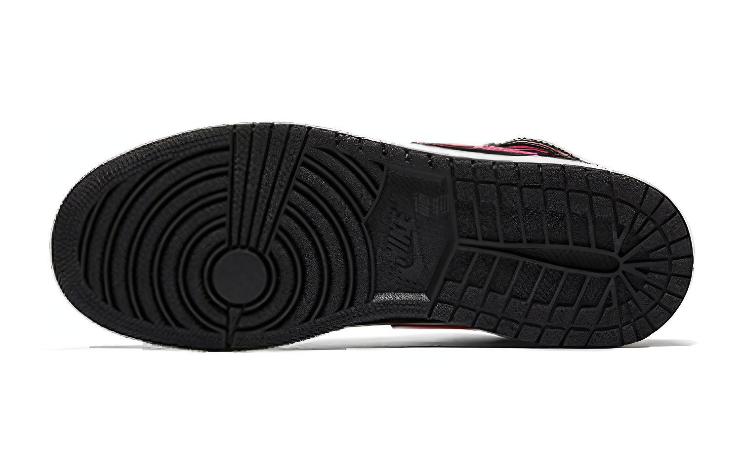 Женские кроссовки Jordan Air Jordan 1 Retro High Black Hyper Pink (черно-розовые) — 黑/黑/正粉色/白 — фото 5