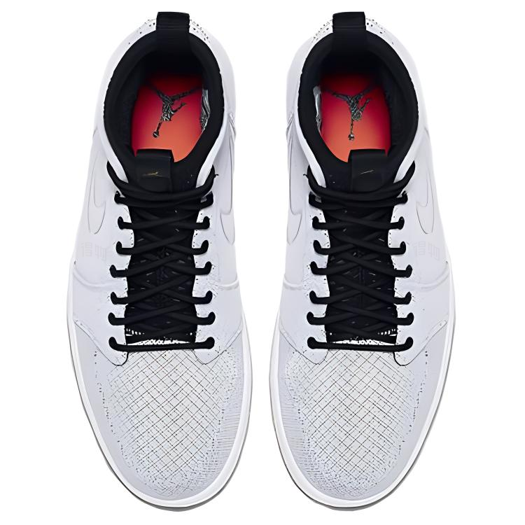 Мужские кроссовки Jordan Air Jordan 1 Retro Ultra High (бело-черные) — фото 3