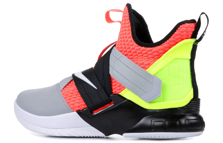Мужские кроссовки Nike Zoom Soldier 12 (серо-красные) — фото 4