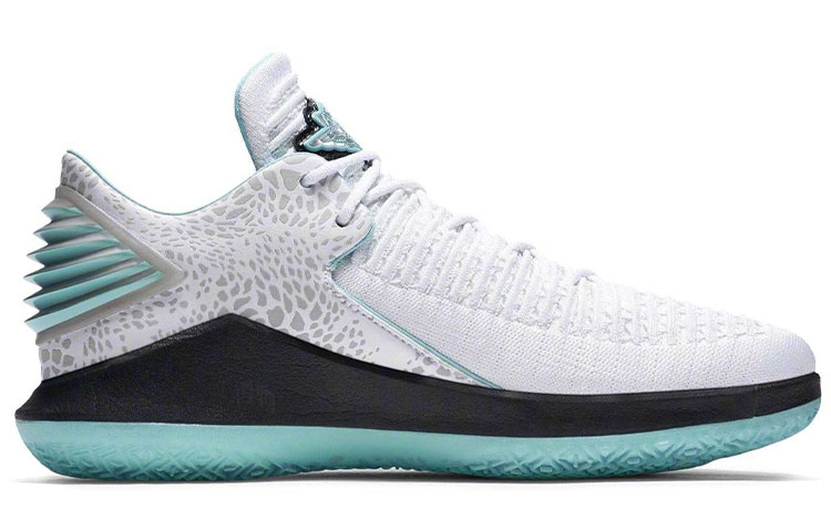 Мужские кроссовки Jordan Air Jordan 32 Low Guo Ailun PE OG (белый / черный / серебристый) — Белый / чёрный / серебристый — фото 2