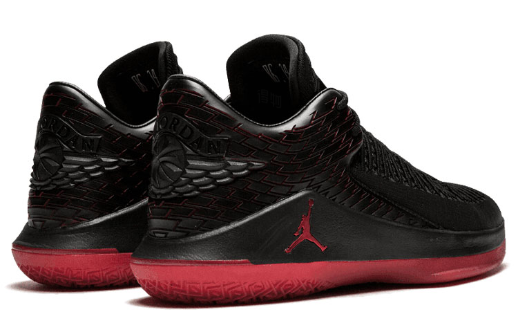 Мужские кроссовки Jordan Air Jordan 32 Low Last Shot OG (черно-красные) — фото 3