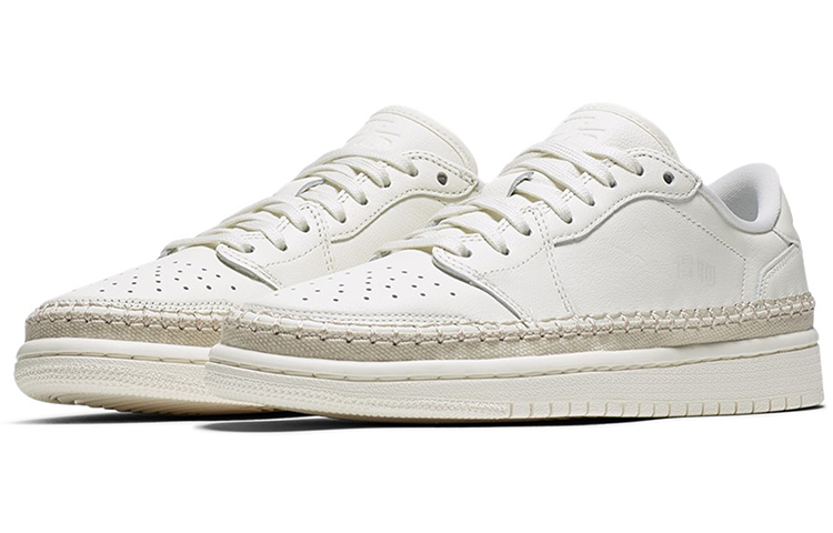 Женские кроссовки Jordan Air Jordan 1 Retro Low "No Swoosh" (белые) — фото 3