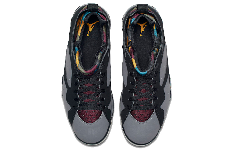 Мужские кроссовки Jordan Air Jordan 7 Low NRG (черный / серый / желтый) — Чёрный / серый / жёлтый — фото 3