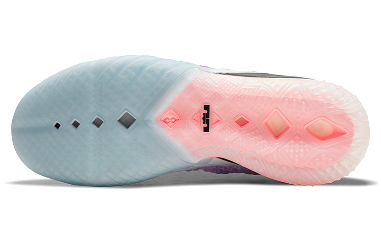 Кроссовки Nike Lebron 18 "Graffiti Print" Air Zoom (фиолетово-черные) — 淡紫/黑 — фото 6