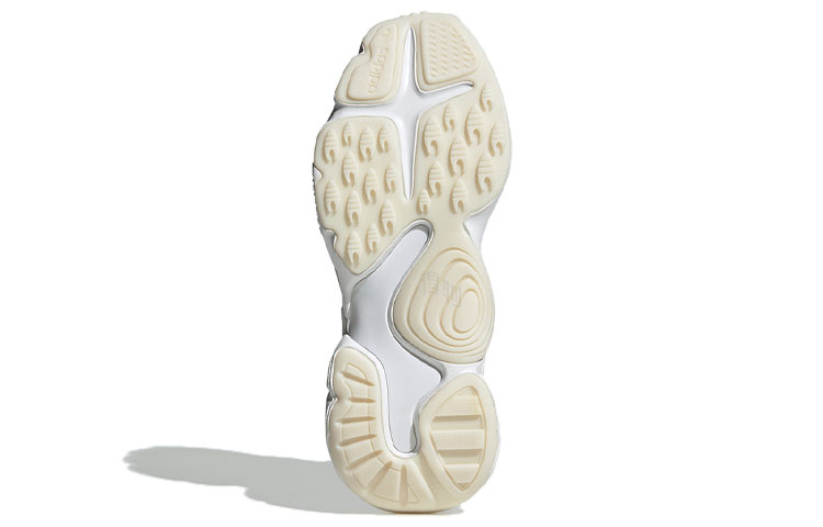 Женские кроссовки adidas originals Magmur Runner (белые) — фото 6