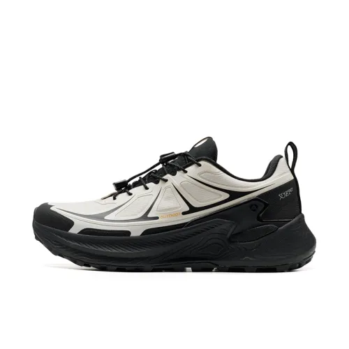 Xtep Chaishan PRO water-repellent simple low-top outdoor functional shoes men's black and white dusty gray