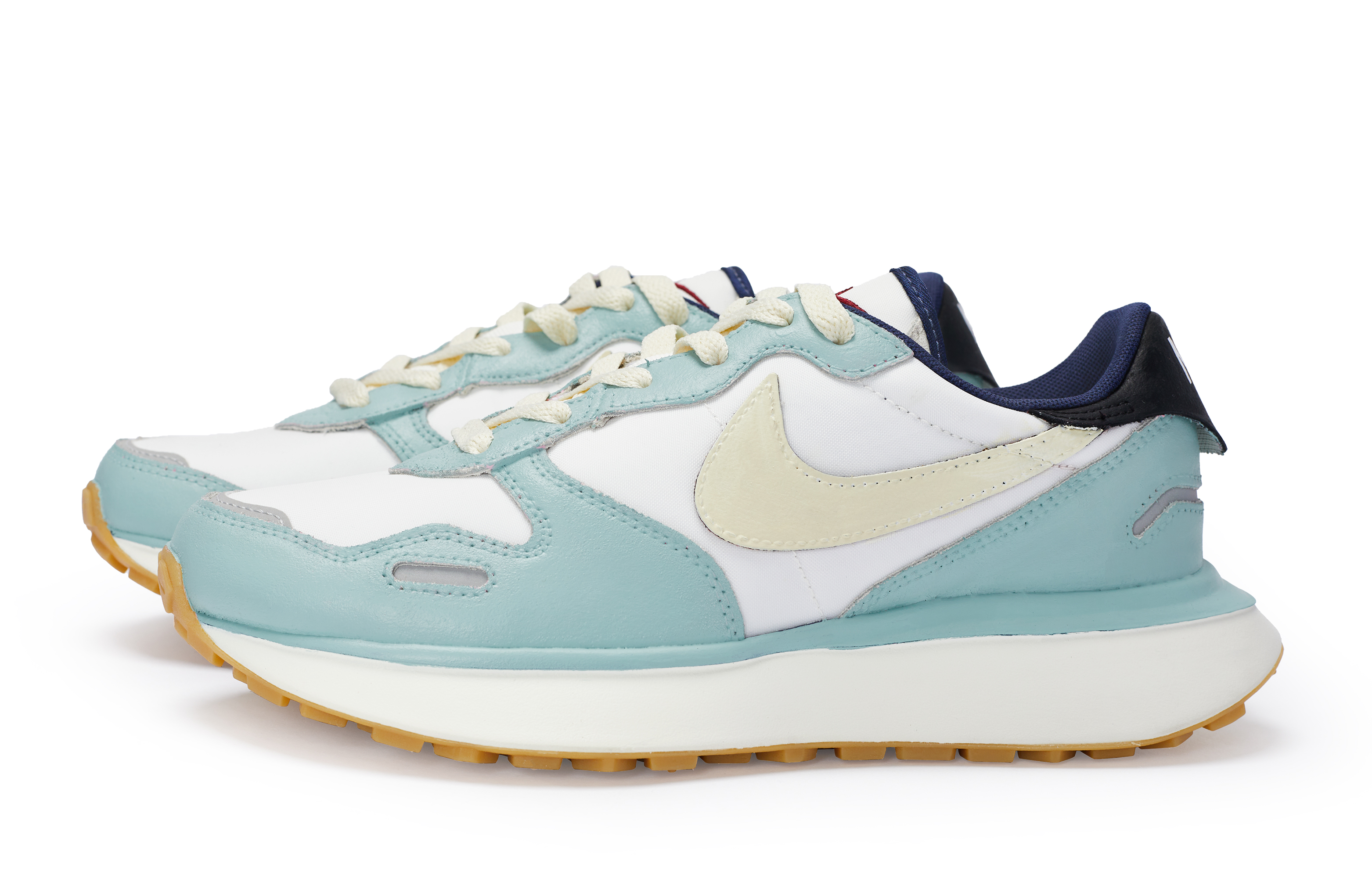 Nike Phoenix Waffle Low top Running Shoes Women’s Green White Yellow