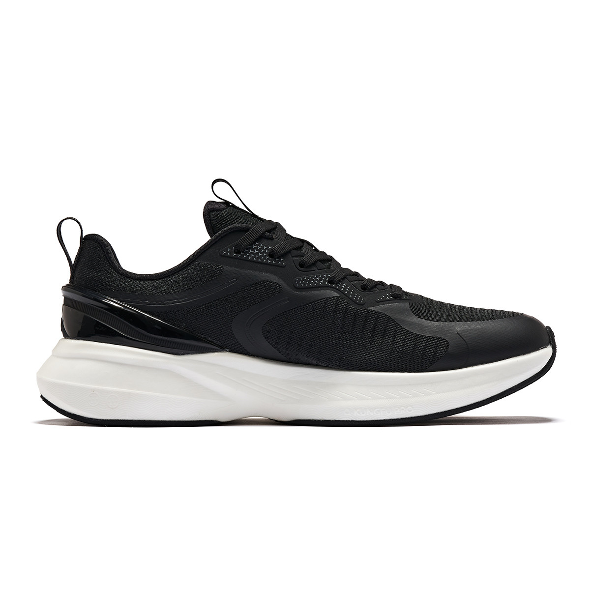 QIAODAN Winding 12 Slip Resistant Abrasion Resistant Low top Casual Running Shoes Men’s Black White