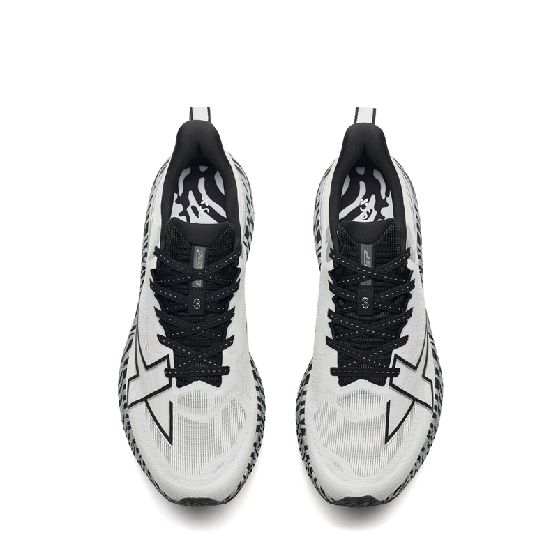 XTEP 2000km 3.0 Low top Training Sprint Physical Fitness Test & Exam Running Shoes Men’s Sail White/Black