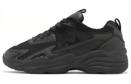 FILA Wavelet Slip Resistant Abrasion Resistant Low top Chunky Sneakers Women's Black