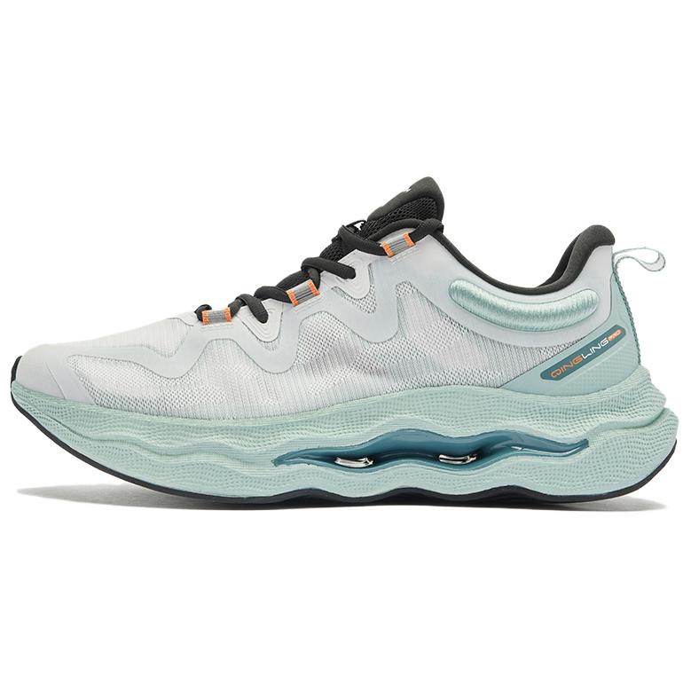 QIAODAN Wear resistant And Lightweight Low top Casual Running Shoes Men’s White Green