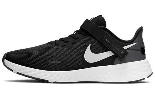 Nike Revolution 5 FlyEase