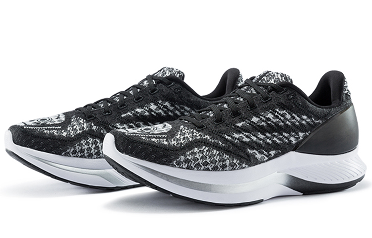 saucony Women’s Endorphin Shift ‘Speedskull’