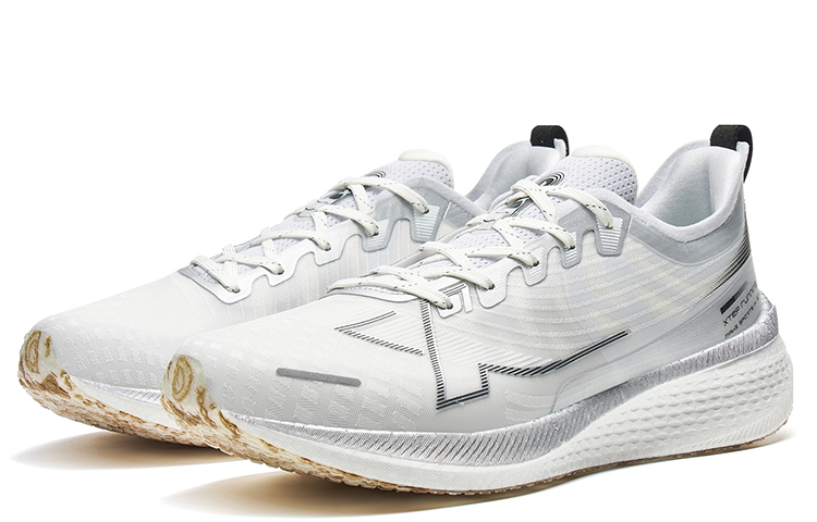 XTEP 2000km 1.0 Cushioning, Wear Resistant Low top Training Running Shoes Men’s Canvas White/Black