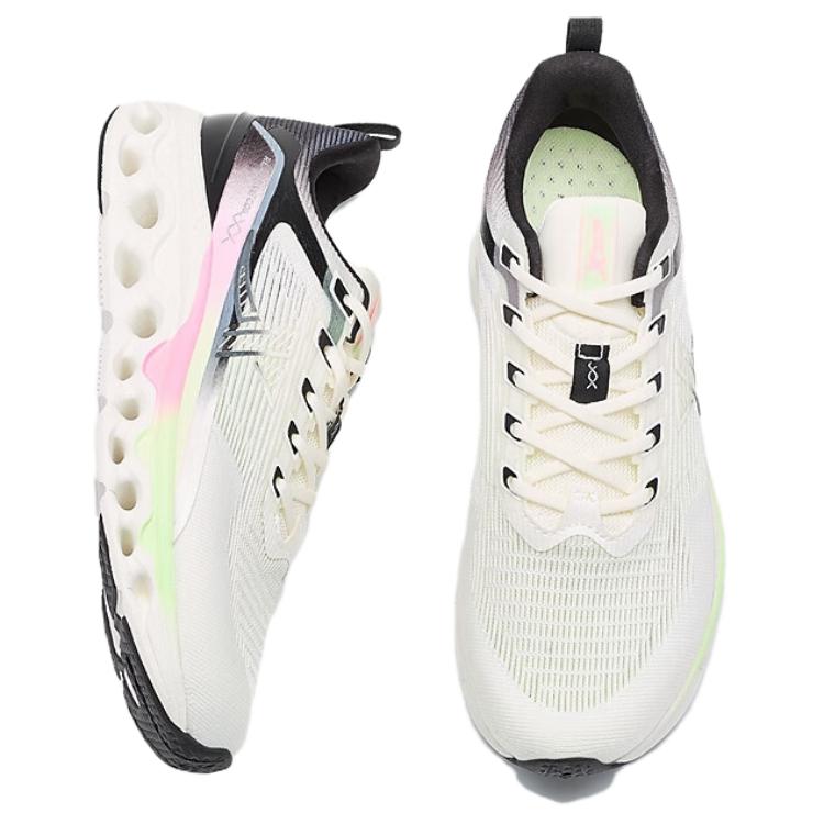 XTEP Abrasion Resistant Slip Resistant Low top Running Shoes Women’s Beige Black Green