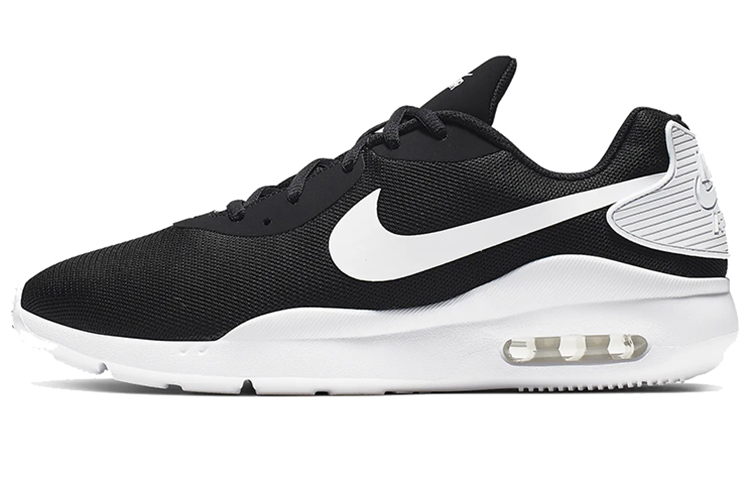 Мужские кроссовки Nike Nike Air Max Oketo (черно-белые)