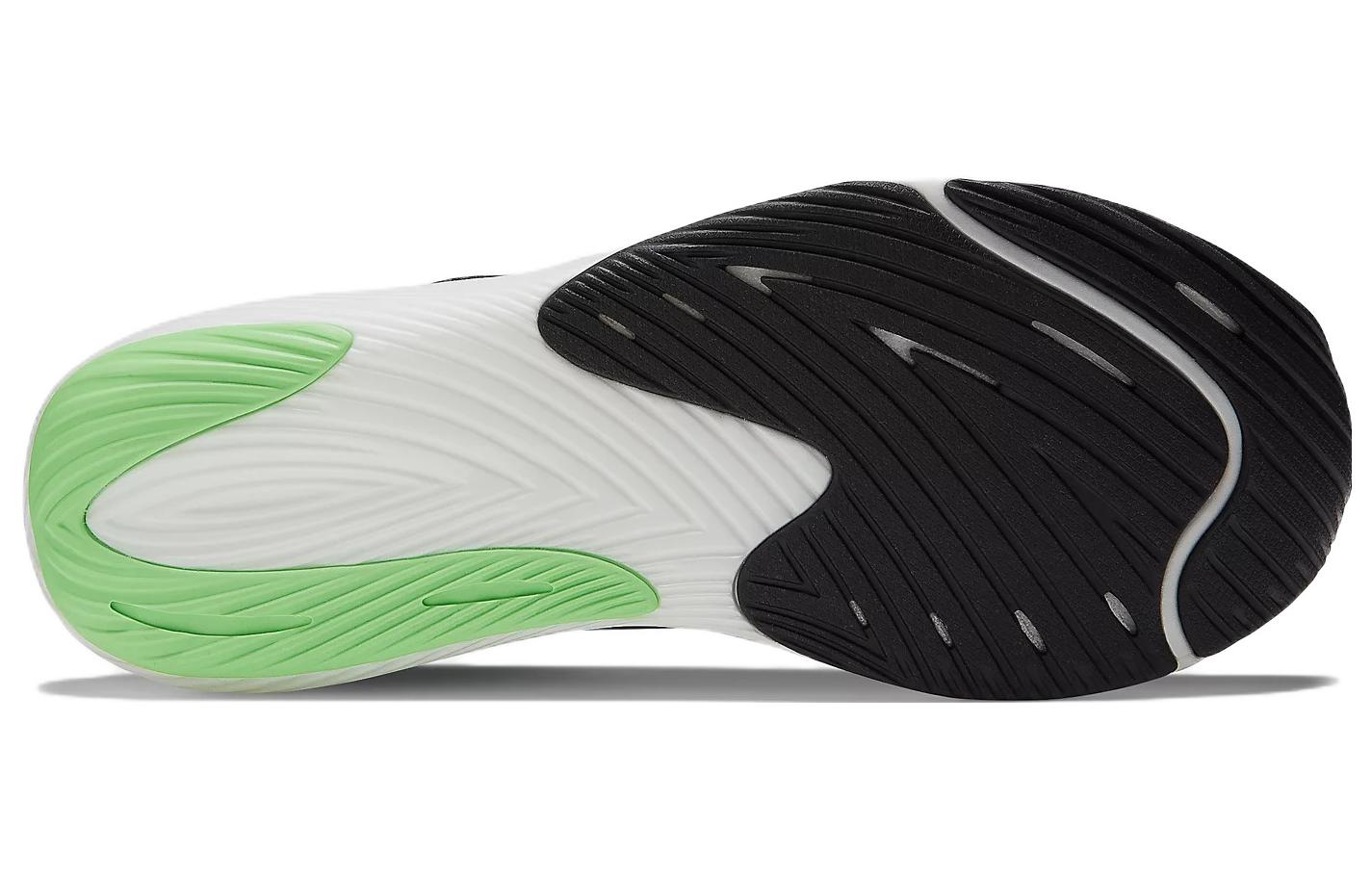 Мужские кроссовки New Balance New Balance NB FuelCell (черно-белые с зеленым) — фото 6
