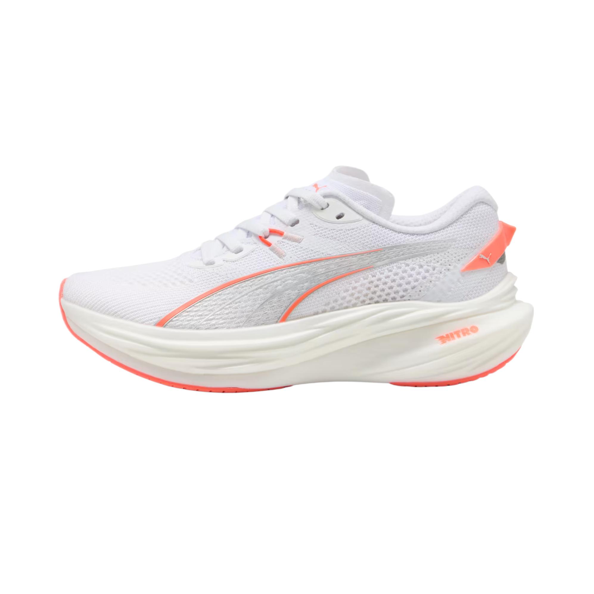 PUMA Deviate NITRO 3 Low top Running Shoes Women’s White Red