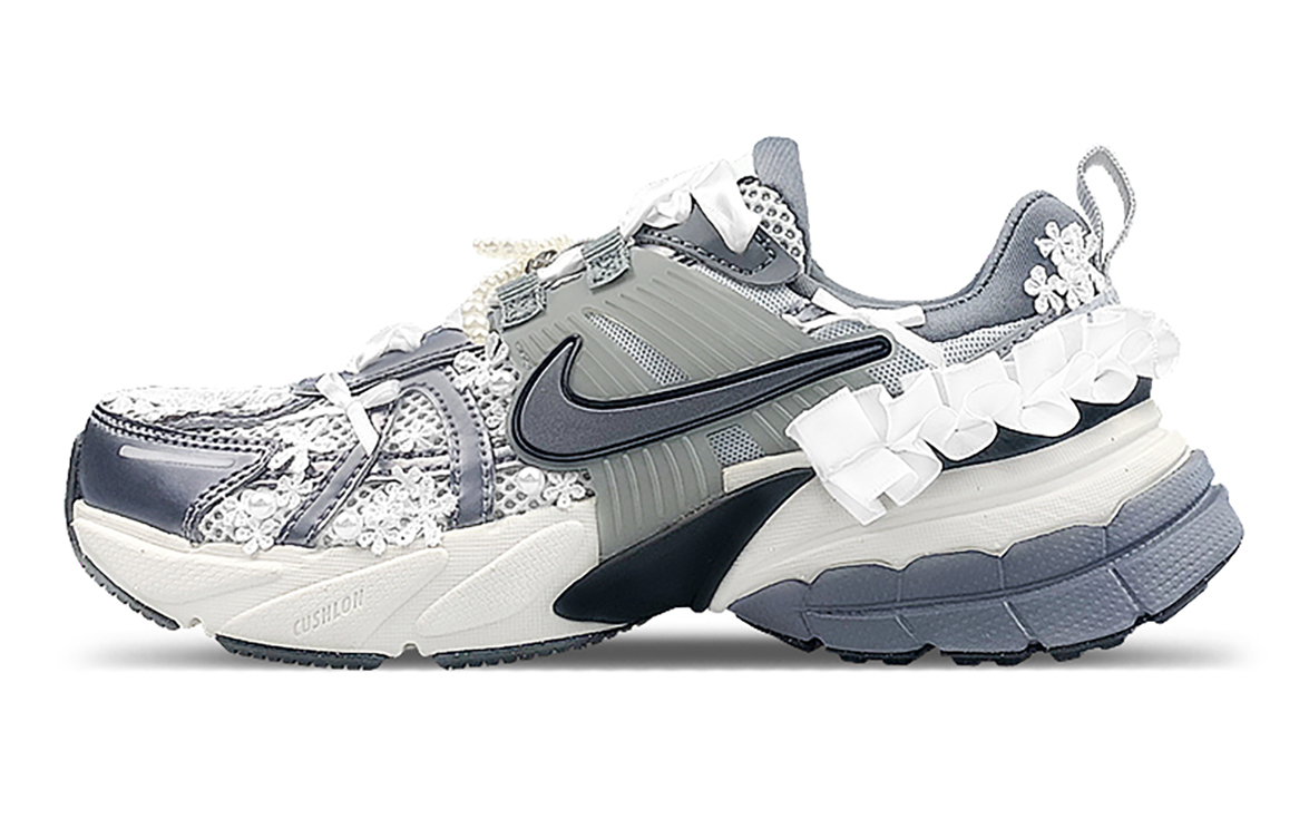 Nike V2K Run Abrasion Resistant Low top Running Shoes Women’s Gray Silver