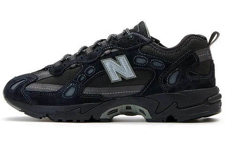 827 Thisisneverthat x 827 New Balance 'Black'