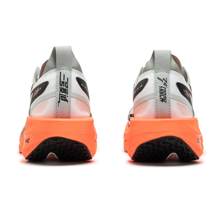 361° Flame 3 .5 Low top Running Shoes Unisex White Orange