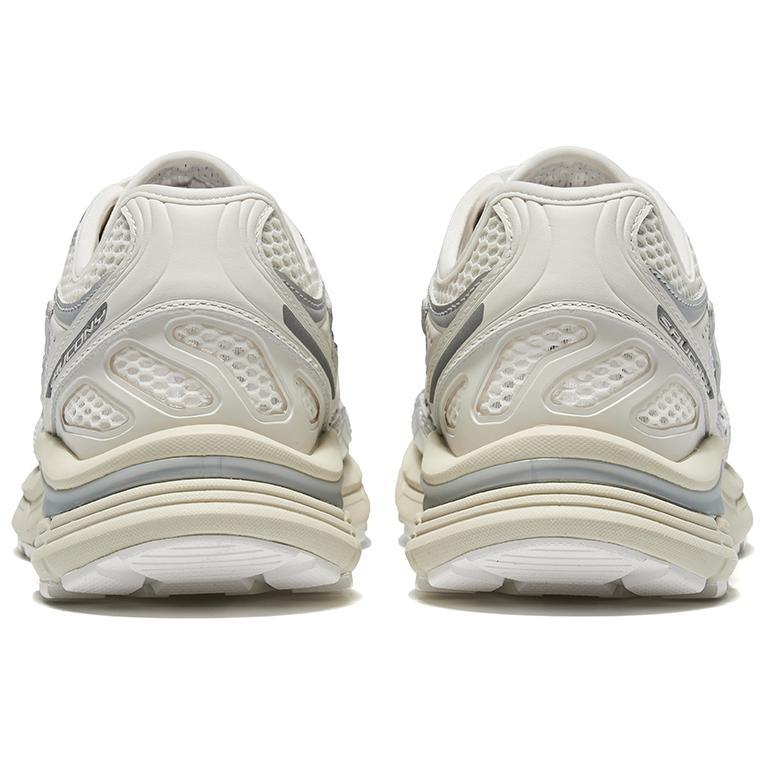 Saucony Kinvara Essence 4 Low top Casual Training City Commuting Running Shoes Unisex White Silver