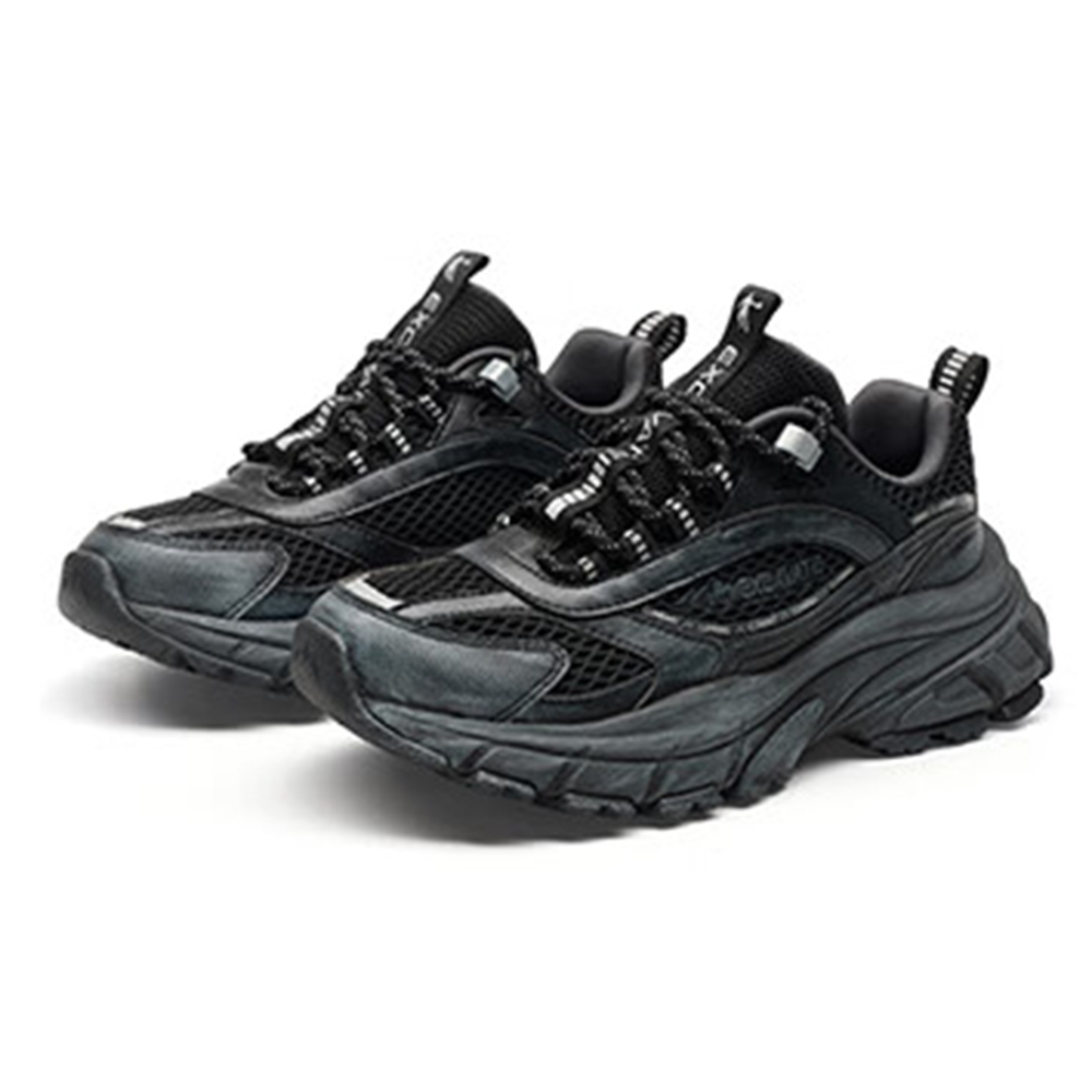 QIAODAN Cushioning Breathable Low top Outdoor Shoes Women’s Black