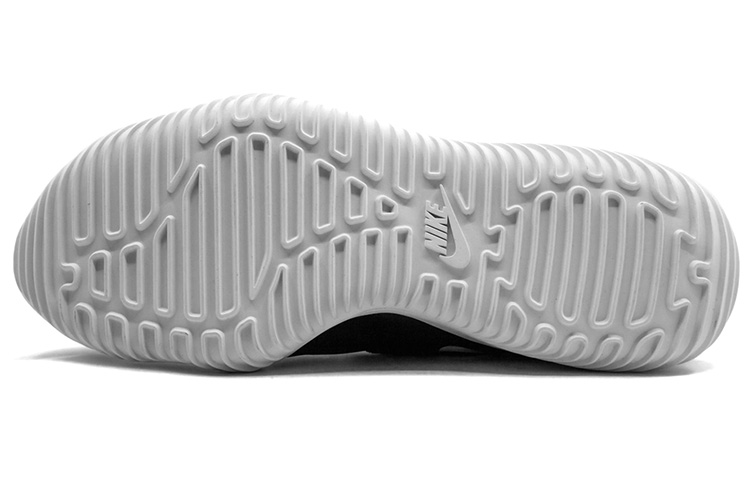 Nike Komyuter Cushioning Slip Resistant Abrasion Resistant Breathable Coverage