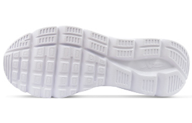 XTEP Abrasion Resistant Slip Resistant Low top Running Shoes Men’s Black White