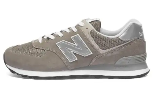 574 New Balance Core 'Grey'