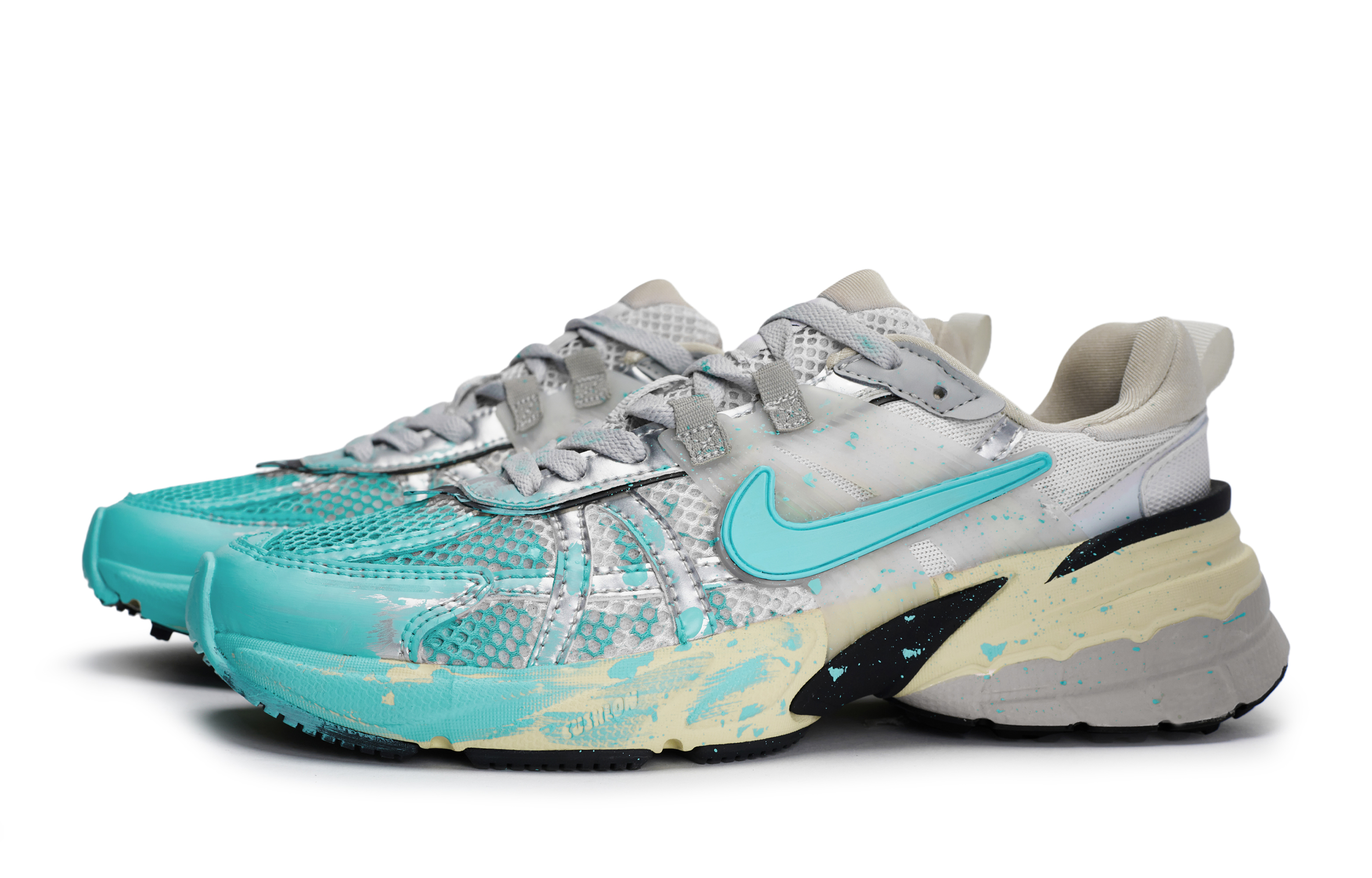 Nike V2K Run Cushioning Slip Resistant Low top Running Shoes Women’s Silver Green