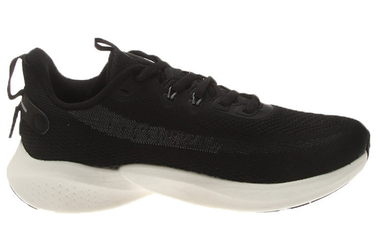 PEAK Slip Resistant And Breathable Low top Running Shoes Men’s Black White Outdoor Casual