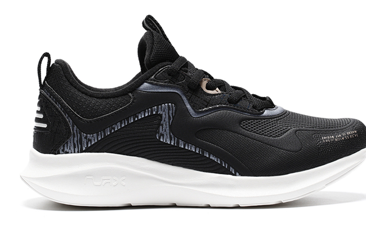 XTEP Lightweight Low top Running Shoes Women’s Black