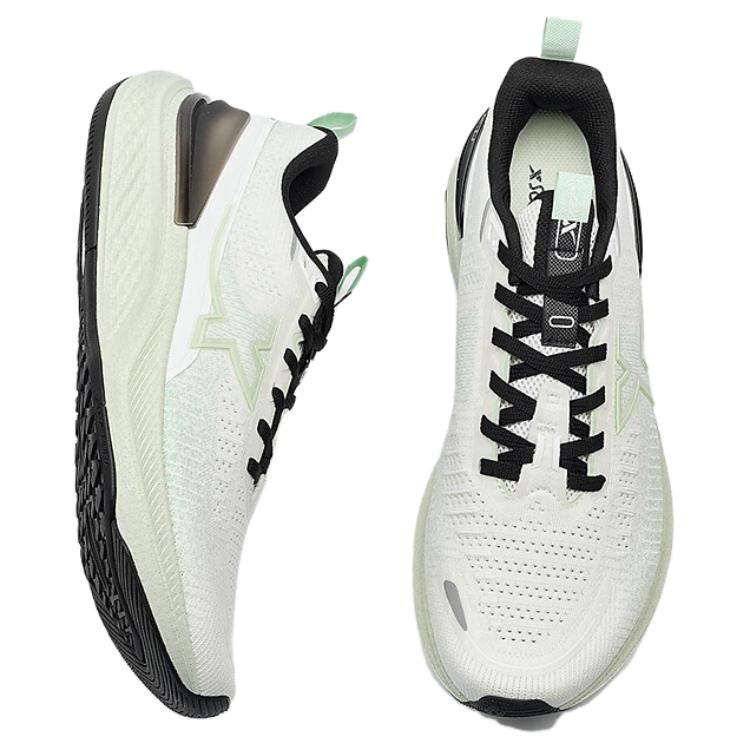 XTEP Cushioning Rebound Low top Running Shoes Men’s Beige Green
