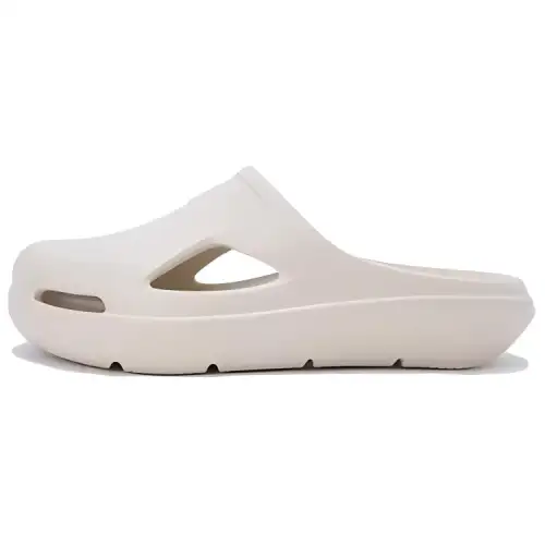 DESCENTE Slip Resistant Closed Toe Slippers Unisex Brown