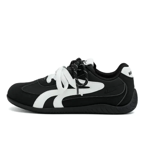 Warrior pull back lifestyle casual shoes retro Hong Kong style racing shoes American street sports thin low student versatile campus style autumn and winter wear daily commuting low top moral training shoes women