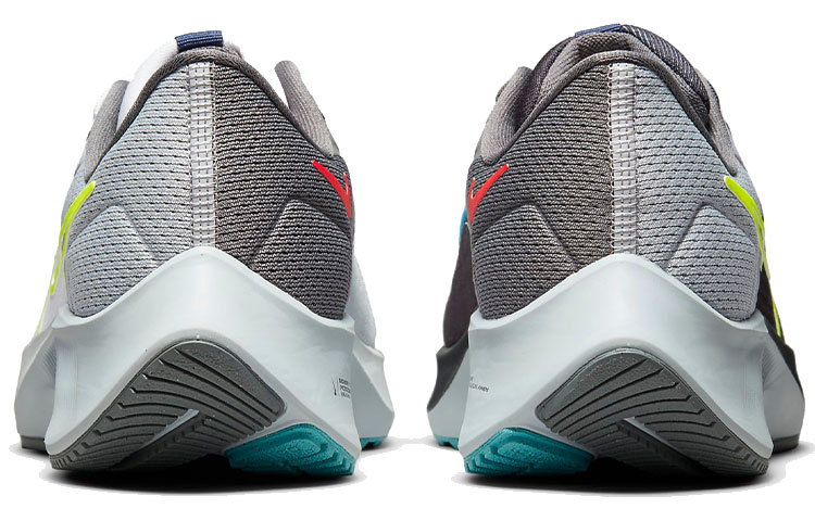 Женские кроссовки Nike Pegasus 38 Limited Edition (черно-бело-оранжевые) — фото 5