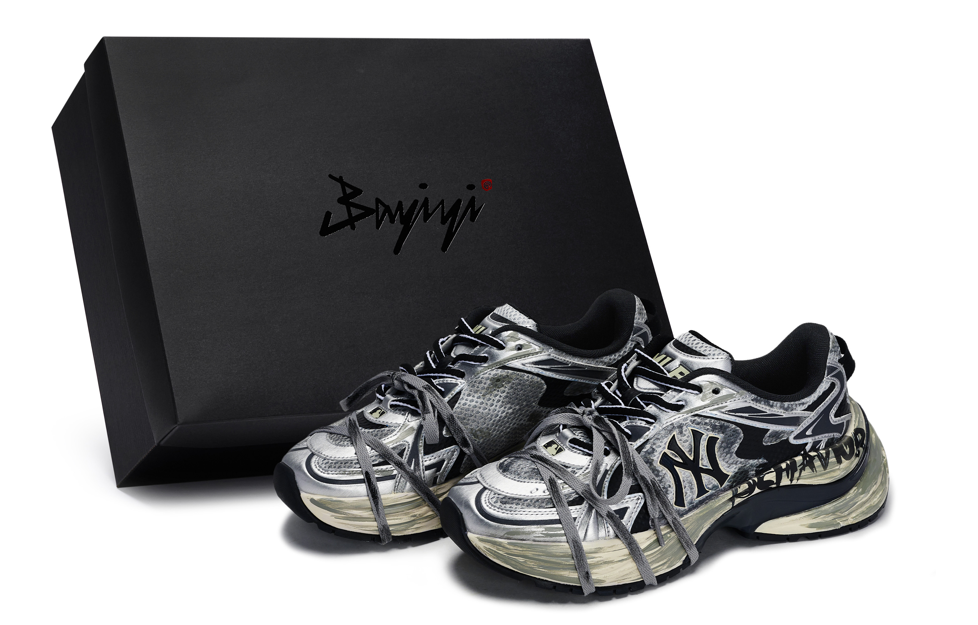 MLB New York Yankees Slip Resistant Abrasion Resistant Low top Running Shoes Unisex Black Gray Silver