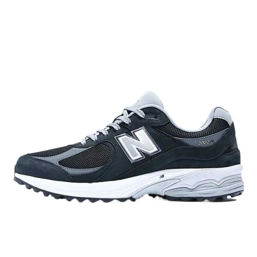 New Balance NB 2002 V1 Low top Golf Shoes Unisex Black White