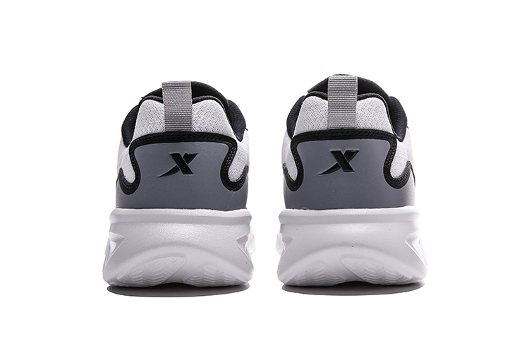 XTEP Breathable And Lightweight Low top Running Shoes Men’s Beige Gray Black