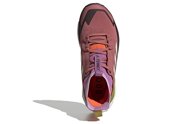 Женские кроссовки adidas Terrex Free Hiker 2 (розово-фиолетовые) — Розовый / зелёный / фиолетовый / чёрный / белый — фото 5