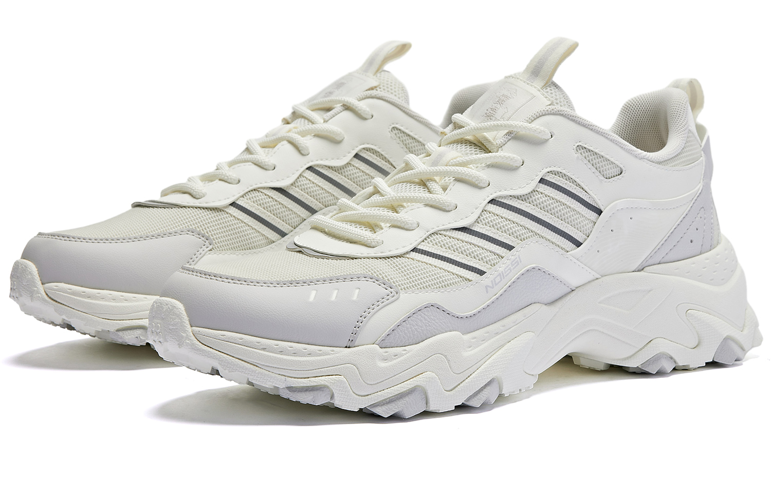 QIAODAN Comfortable Thermal Abrasion Resistant Low top Running Shoes Men’s White Gray